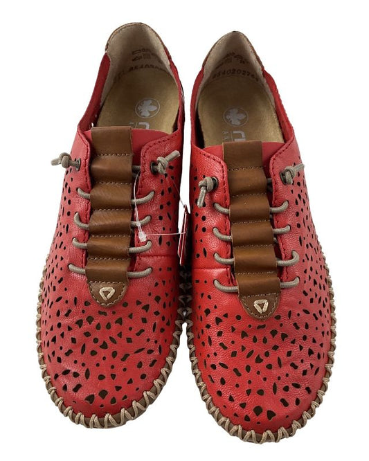 Rieker Damen Slipper M2856‑33 – Rot, Glattleder, mit Zierlochungen