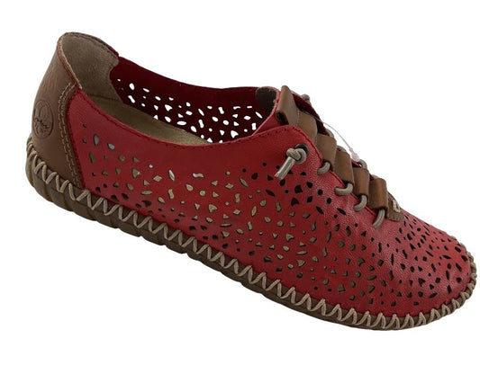 Rieker Damen Slipper M2856‑33 – Rot, Glattleder, mit Zierlochungen